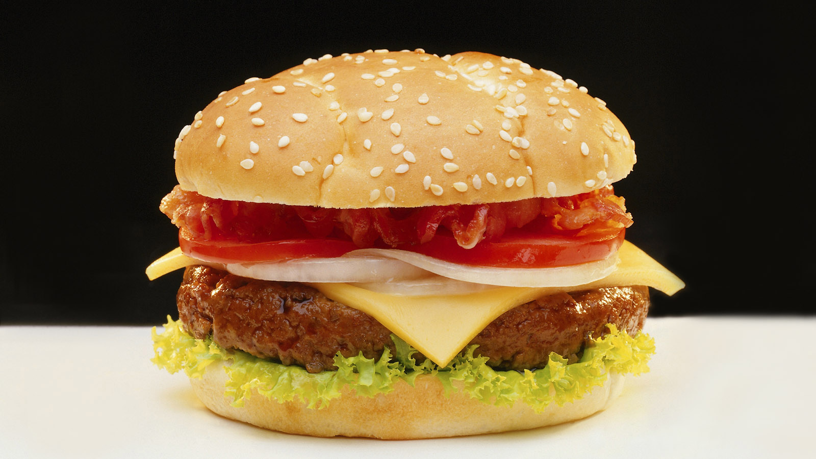 Delicious burger desktop wallpaper