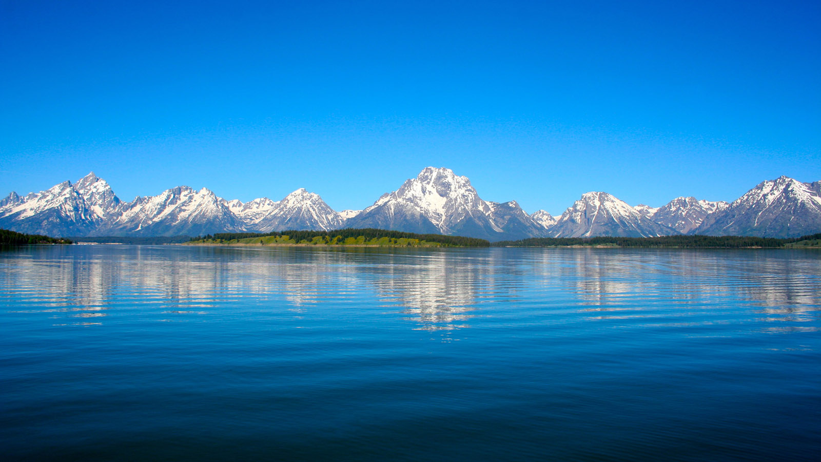 Natural Lake Landscape Desktop Wallpaper