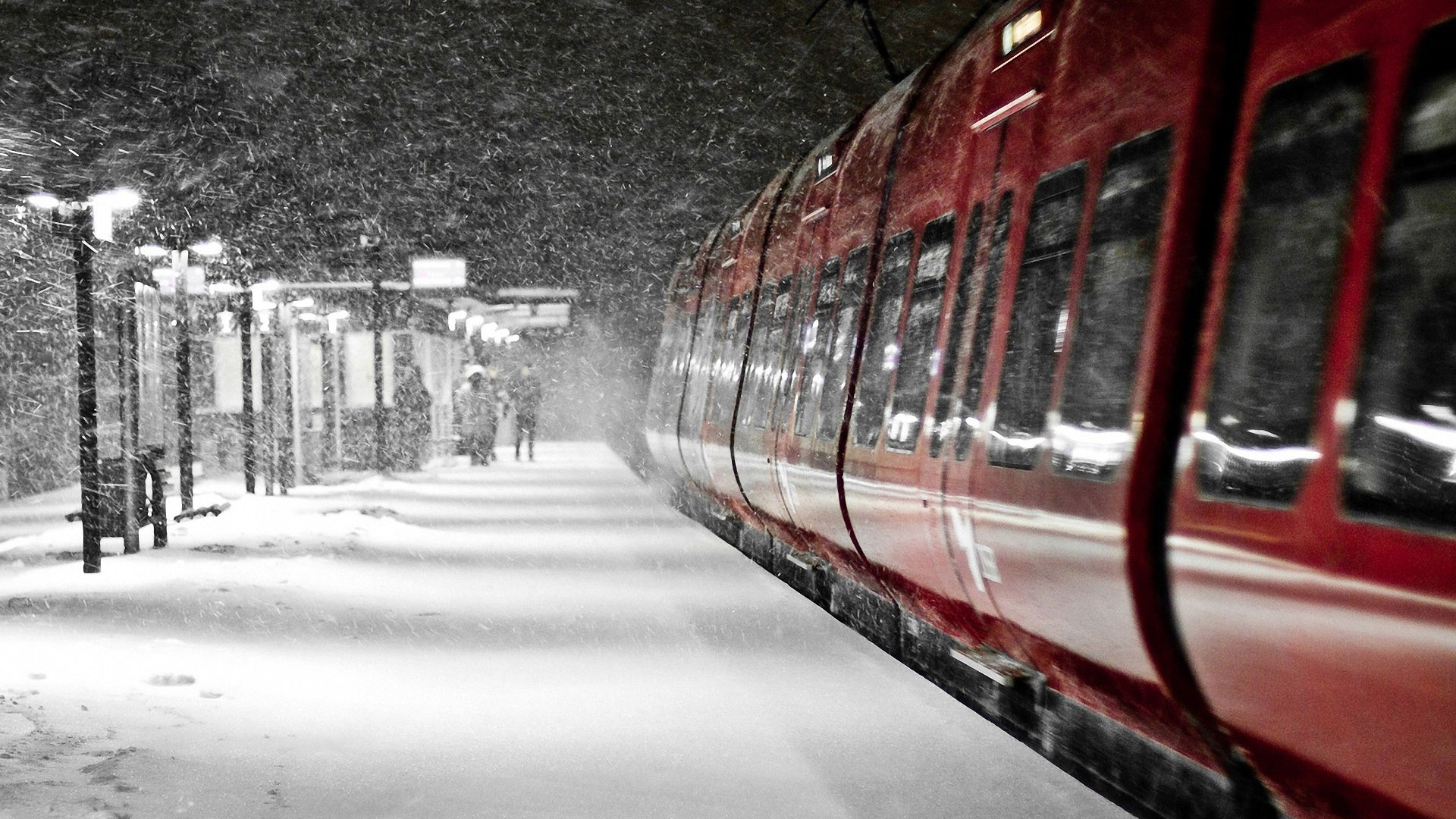 Night Snow Train Desktop Wallpaper